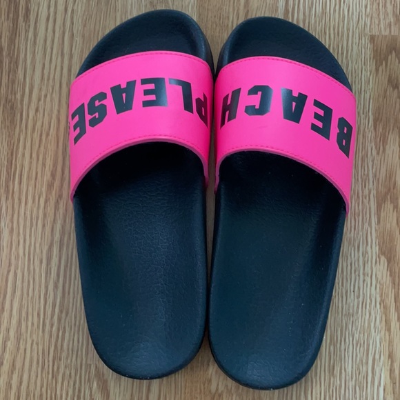 Pink Victoria’s Secret BEACH PLEASE slides - Picture 3 of 11
